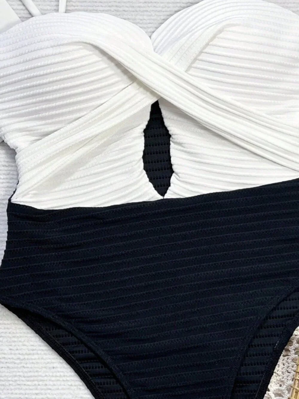 Black And White Casual Women's Springbreak Color Block One-Piece Suit